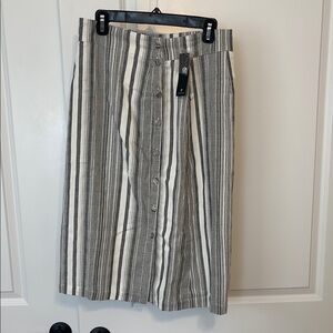 NWT Lulus Striped Gray and White Skirt